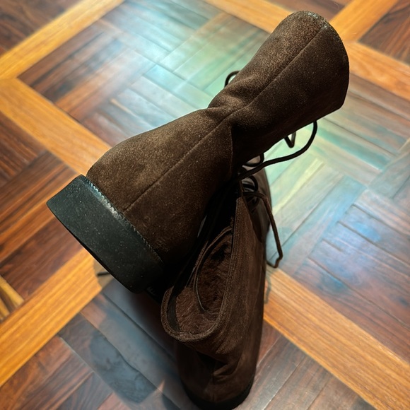 Luxurious fur-lined Salvatore Ferragamo suede lace-up boots Size 6C. - Picture 12 of 13